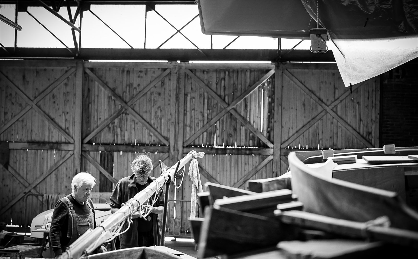 Chantier naval de Rouen : le hangar, les outils, les charpentiers de marine