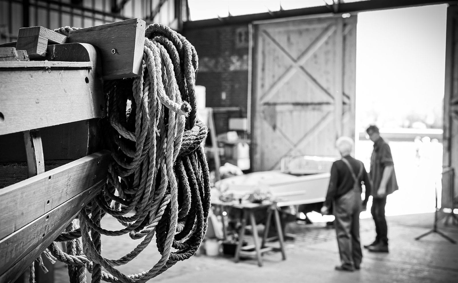 Chantier naval de Rouen : le hangar, les outils, les charpentiers de marine